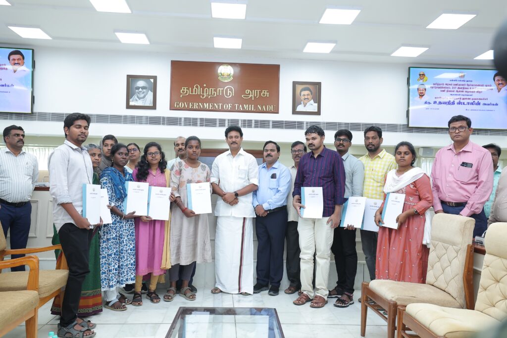 Tamil Nadu Education Minister Anbil Mahesh Poyyamozhi distributed appointment orders to 217 candidates in the Education Department. This recruitment aims to improve the state's education system by bringing in skilled professionals. Watch the full video for key moments from the event.