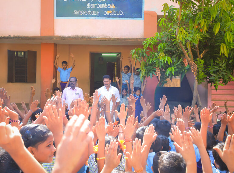 Anbil Mahesh Poyyamozhi interacting with school students