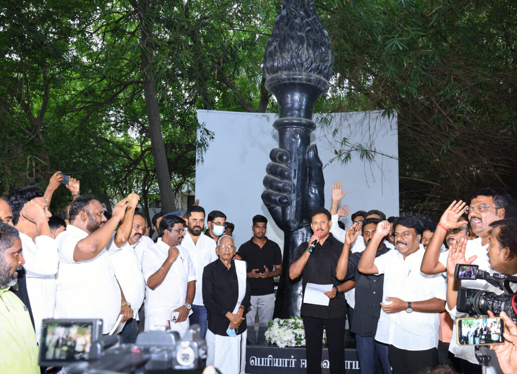 Anbil Mahesh Poyyamozhi at Periyar Samadhi
