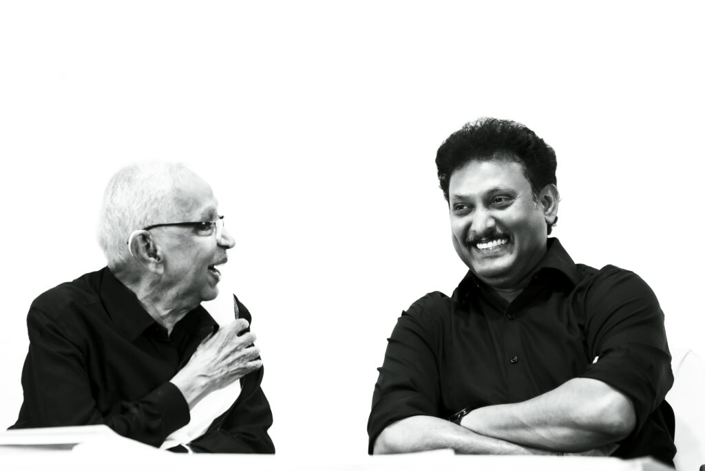 Anbil Mahesh Poyyamozhi interacting with Asiriyar K Veeramaniat the people's edition and ebook launch event of NEP2020- Madhayaanai at Periyar thidal