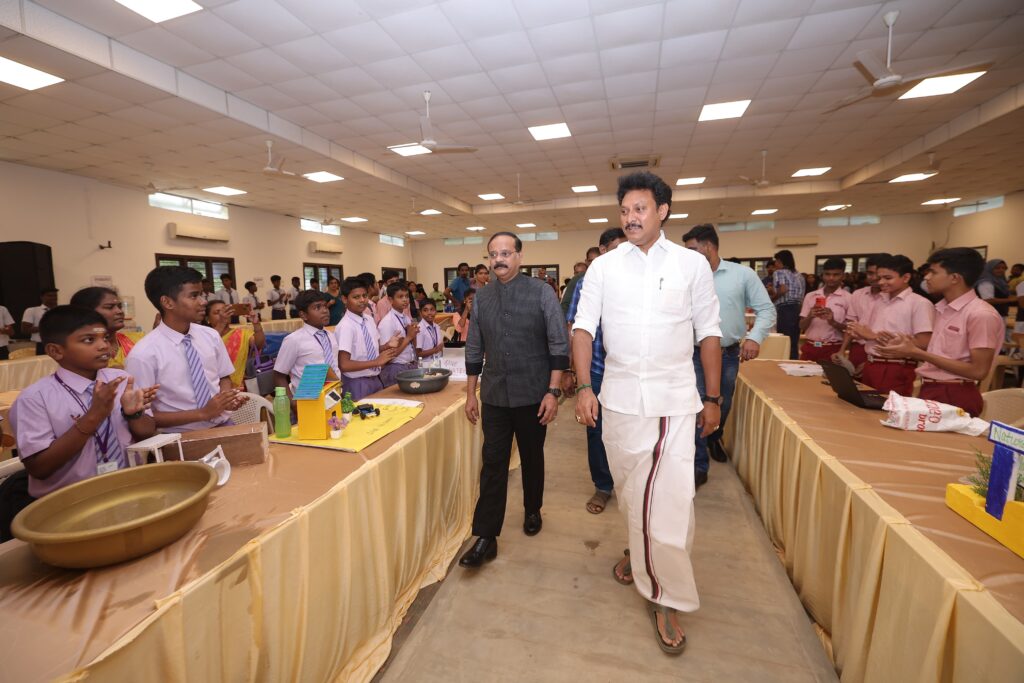 Minister Anbil Mahesh Poyyamozhi visiting the exhibits of school children at Thulir Vingyanam