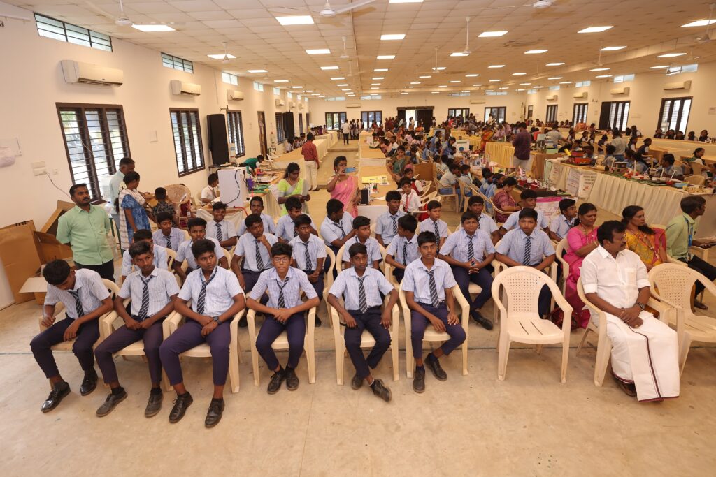 STUDENTS CROWD LISTENING TO MINISTER ANBIL MAHESH POYYAMOZHI SPEECH